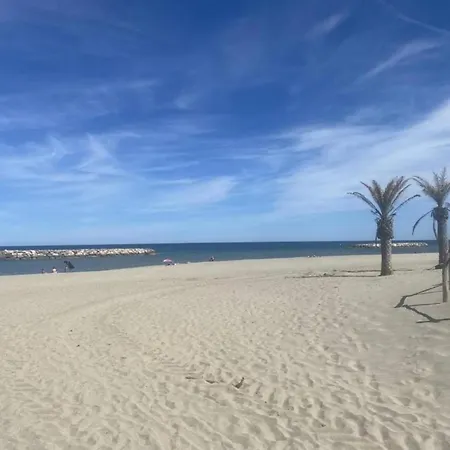 Apartment In Catalana Near Mediterranean Beaches Апартаменты